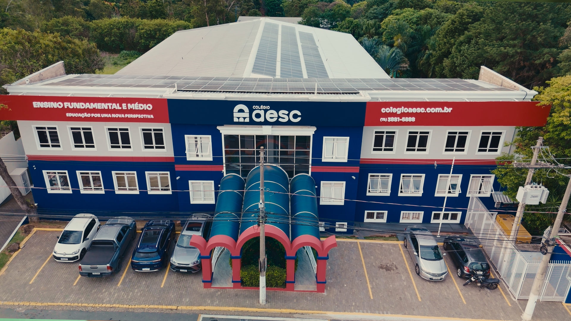 Imagen area da fachada do colégio AESC